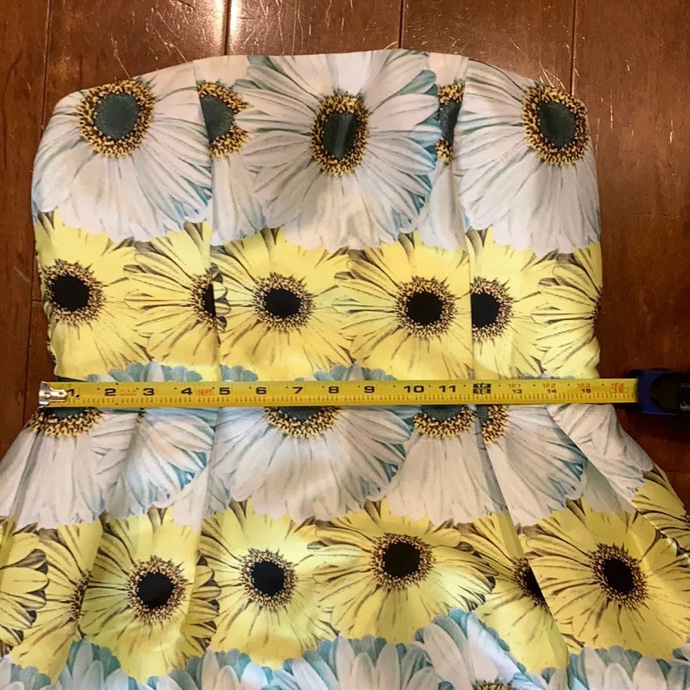 Chi Chi London Structured Bandeau Sunflower Dress - Picture 9 of 12